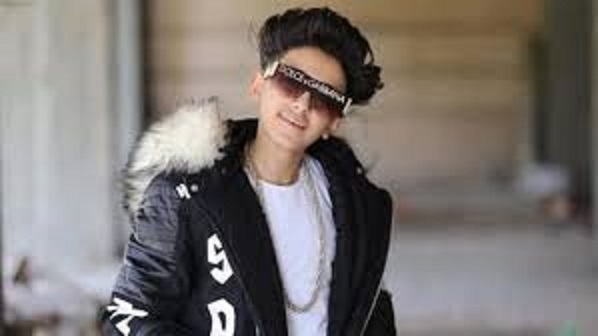 الفضول حول سامر المدني