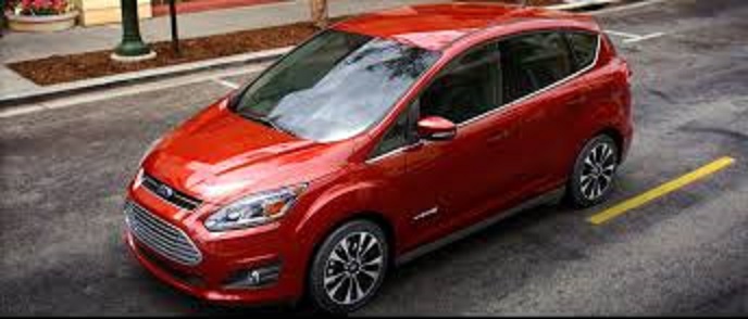 كم تمشي فورد سي ماكس بالتنكة