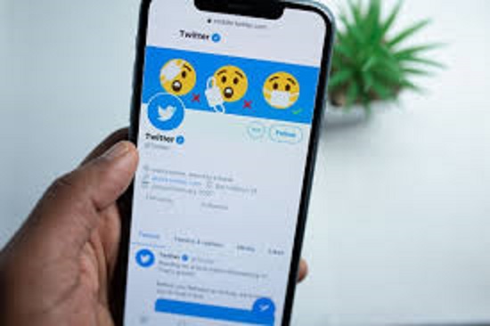 لماذا نهتم بمعرفة من يتابعنا على تويتر