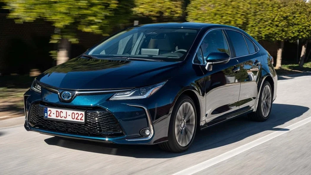 فهم مفهوم "كم تمشي تويوتا كورولا بالتنكة"