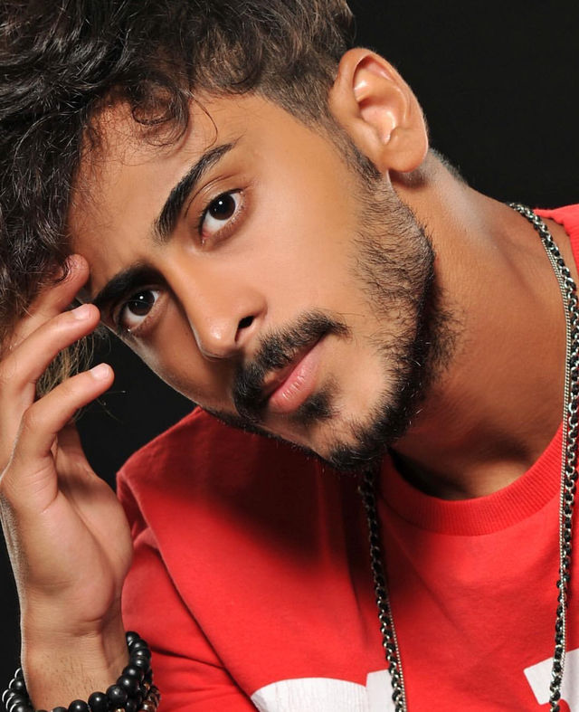 من هو ناصر عباس